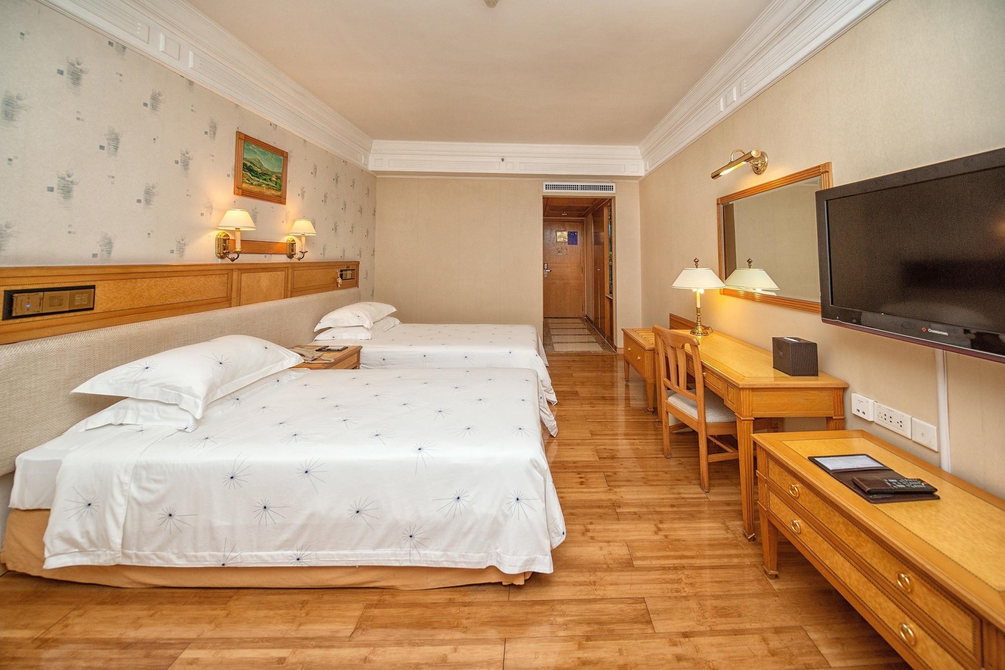 Hotel Silverland Dongguan  Bagian luar foto