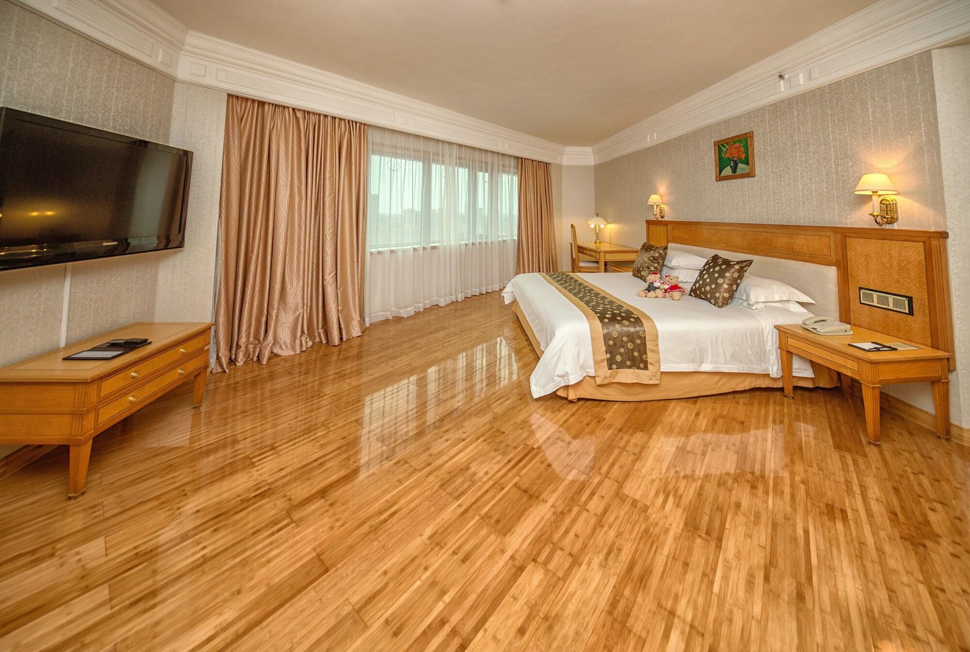 Hotel Silverland Dongguan  Bagian luar foto