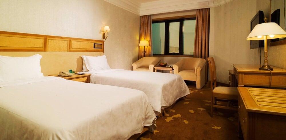 Hotel Silverland Dongguan  Bagian luar foto