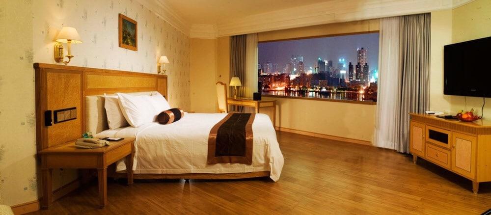 Hotel Silverland Dongguan  Bagian luar foto