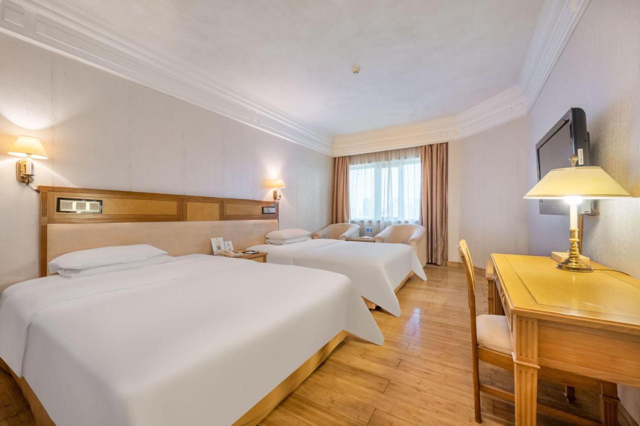 Hotel Silverland Dongguan  Bagian luar foto