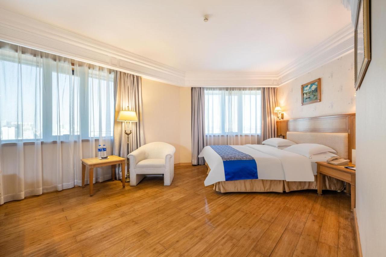 Hotel Silverland Dongguan  Bagian luar foto
