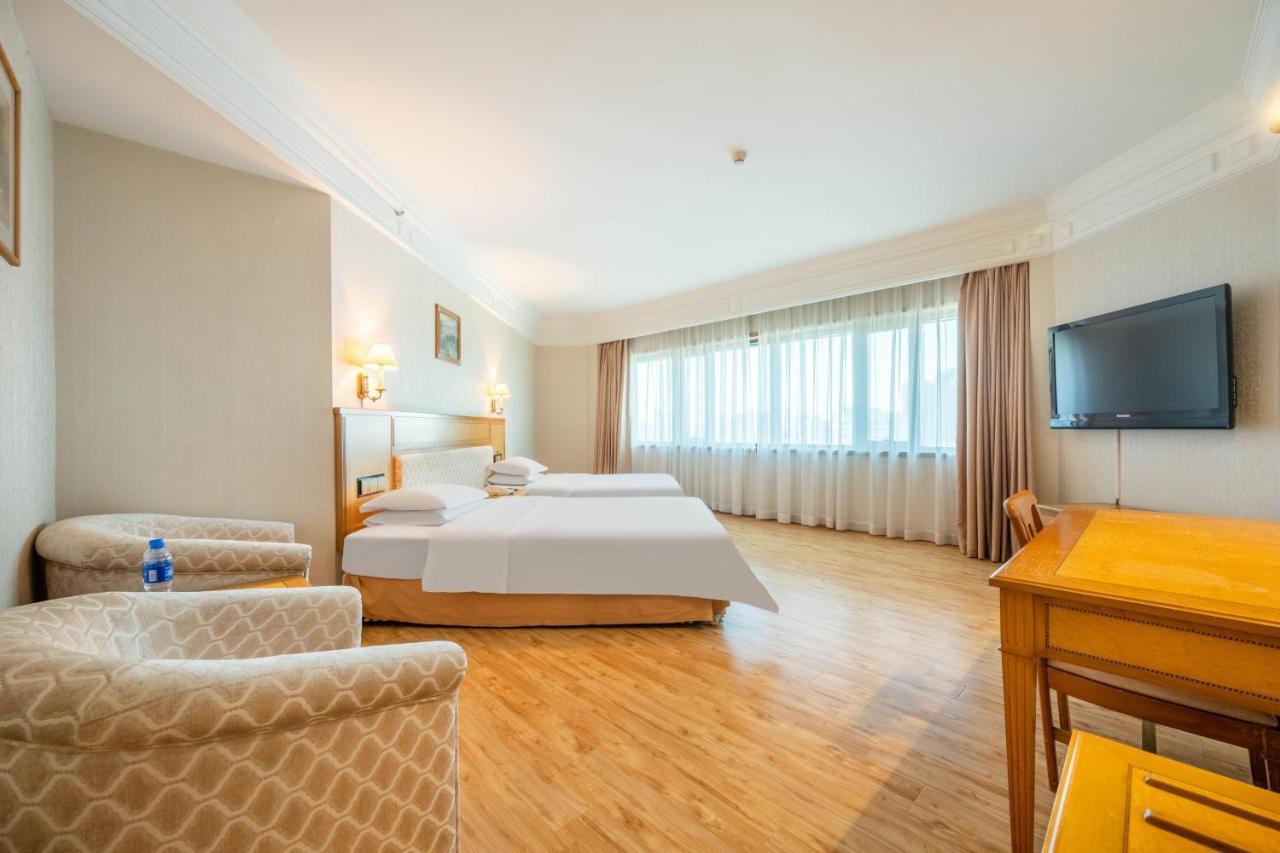 Hotel Silverland Dongguan  Bagian luar foto