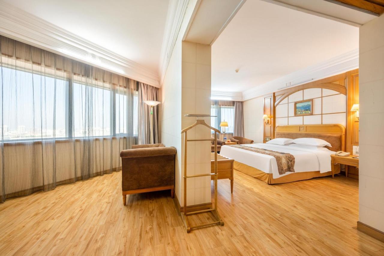 Hotel Silverland Dongguan  Bagian luar foto