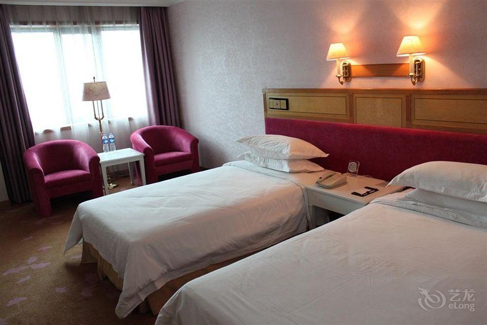 Hotel Silverland Dongguan  Bagian luar foto