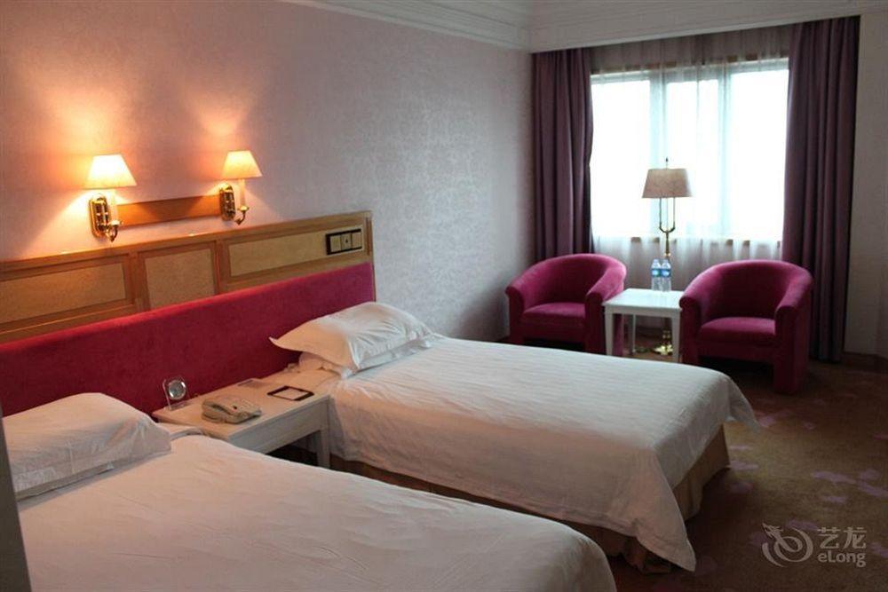 Hotel Silverland Dongguan  Bagian luar foto